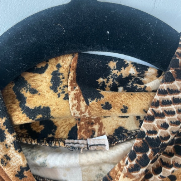 Mock Neck Turtleneck Cutout Leopard Cheetah Cat Animal Print Trendy Chic Blouse - Picture 2 of 4